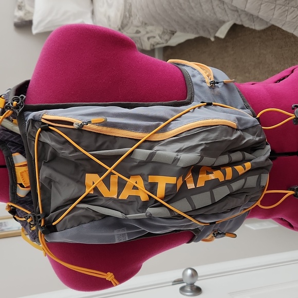 Nathan Runner's/Hiker's vest with water bladder - Picture 3 of 6